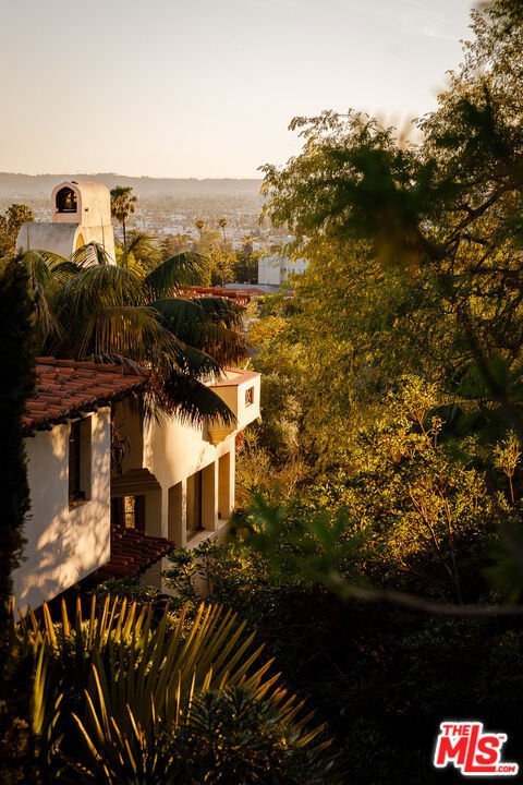 2400 Inverness Avenue Los Angeles CA 90027 38 2400 Inverness Avenue Los Angeles CA 90027