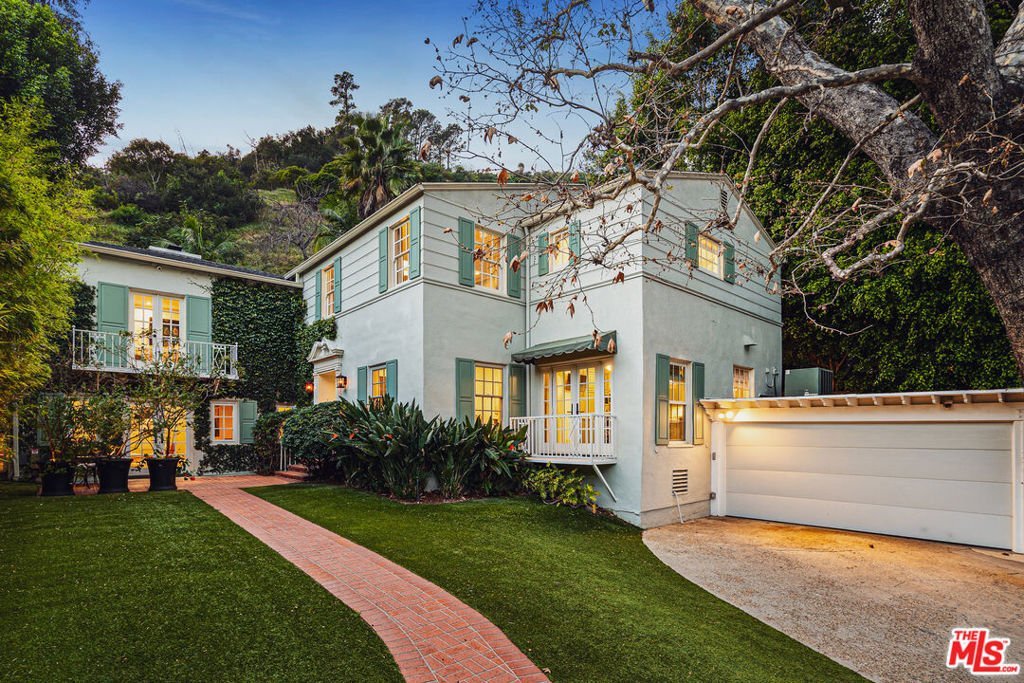 2055 Outpost Drive Los Angeles CA 90068 33 2055 Outpost Drive Los Angeles CA 90068