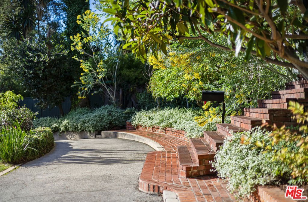 2004 La Brea Terrace Los Angeles CA 90046 50 2004 La Brea Terrace Los Angeles CA 90046