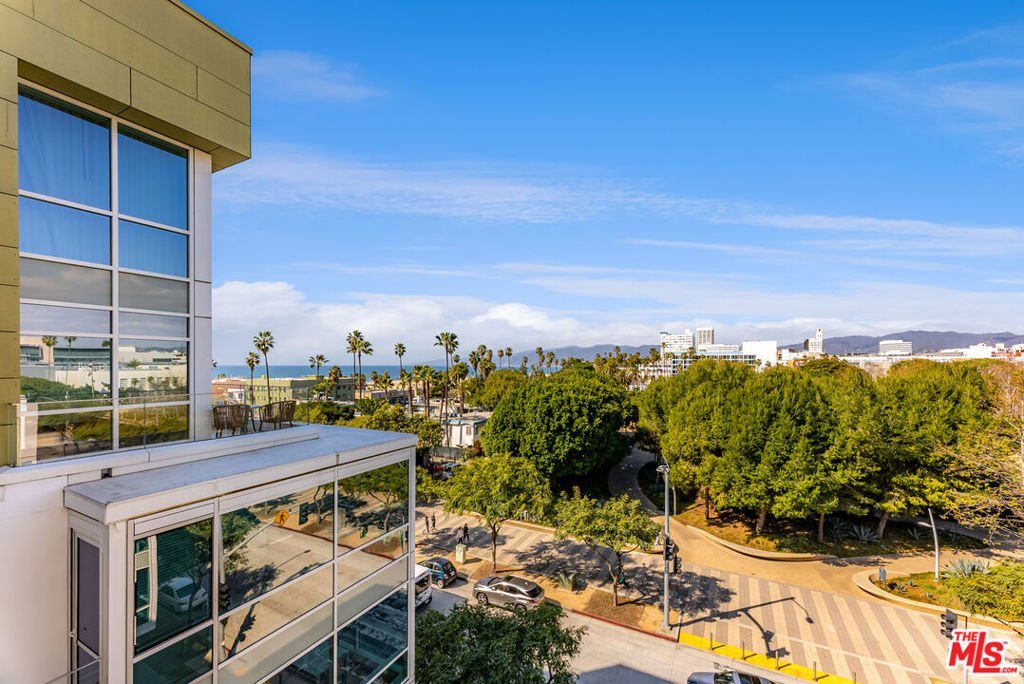 1705 Ocean Avenue 208 Santa Monica CA 90401 26 1705 Ocean Avenue 208 Santa Monica CA 90401