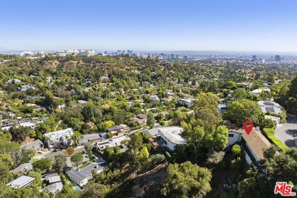 1018 N Tigertail Road Los Angeles CA 90049 36 1018 N Tigertail Road Los Angeles CA 90049