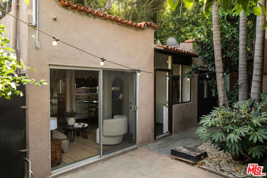1518 N Stanley Avenue Los Angeles CA 90046 22 1518 N Stanley Avenue Los Angeles CA 90046