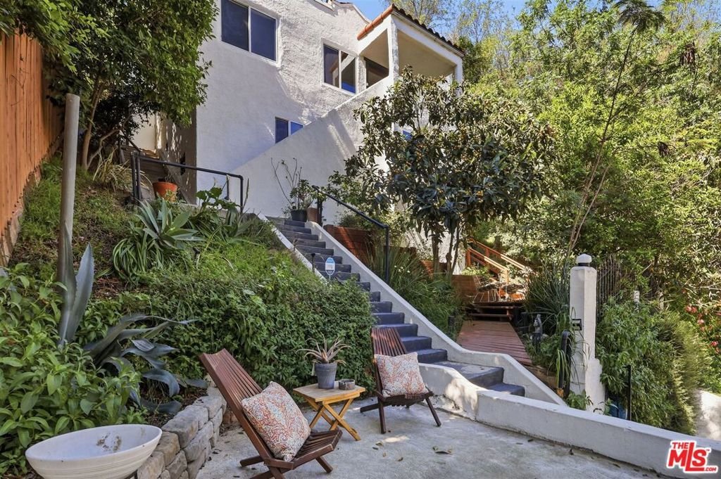 2645 Onyx Drive Los Angeles CA 90032 52 2645 Onyx Drive Los Angeles CA 90032