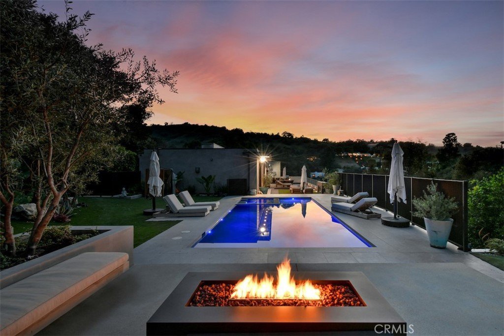 14753 Round Valley Sherman Oaks CA 91403 37 14753 Round Valley Sherman Oaks CA 91403