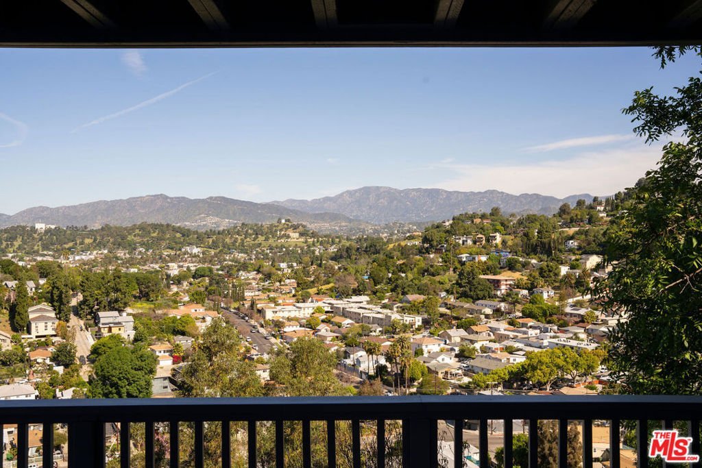 1863 Burnell Drive Los Angeles CA 90065 28 1863 Burnell Drive Los Angeles CA 90065