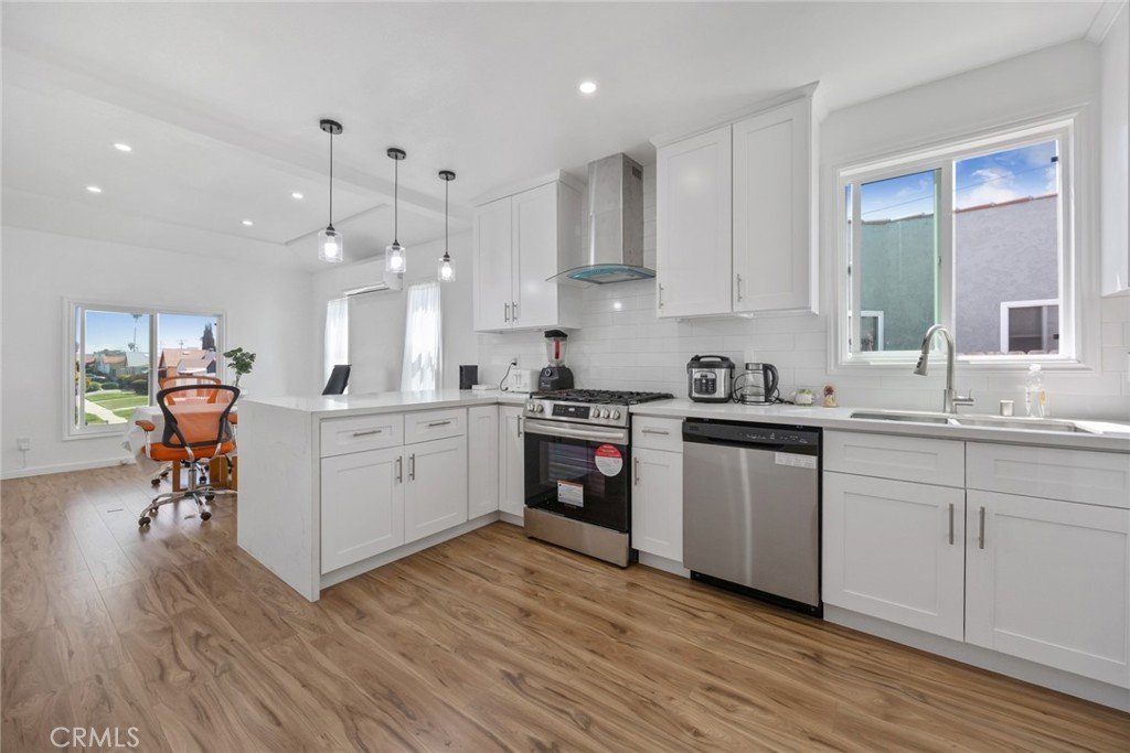 7037 Cimarron Street Los Angeles CA 90047 24 7037 Cimarron Street Los Angeles CA 90047