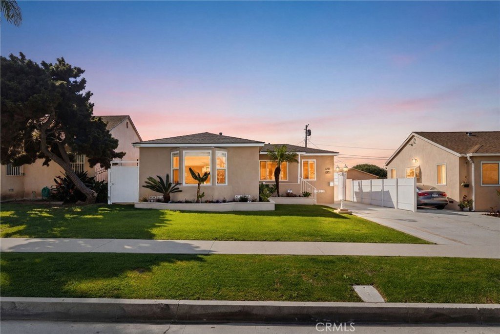 2046 W 112th Los Angeles CA 90047 54 2046 W 112th Los Angeles CA 90047