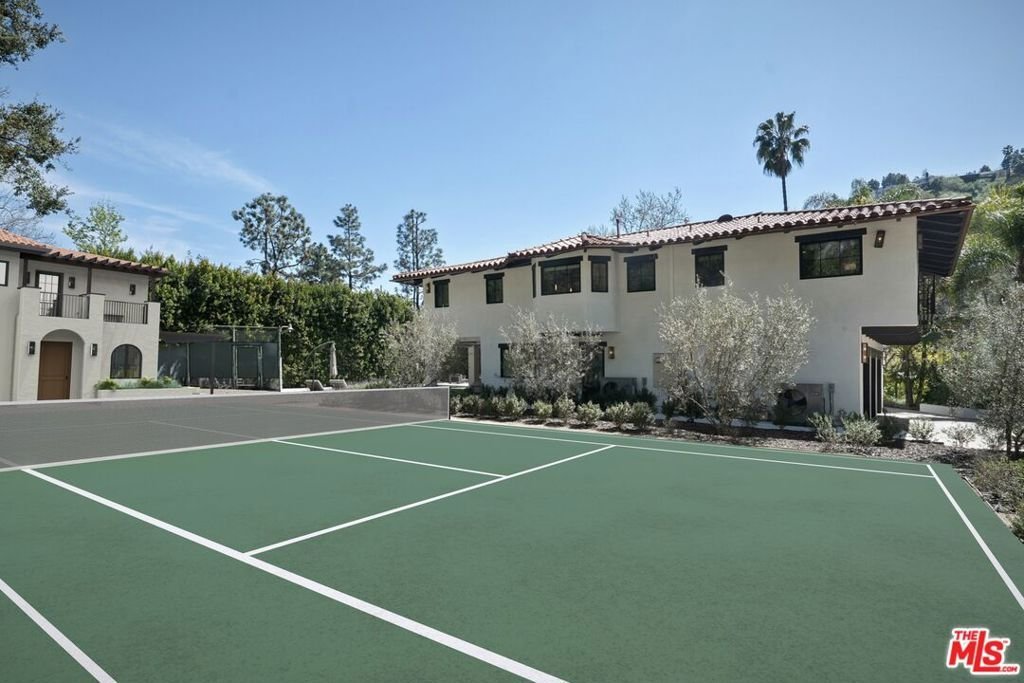 7651 Willow Glen Road Los Angeles CA 90046 25 7651 Willow Glen Road Los Angeles CA 90046