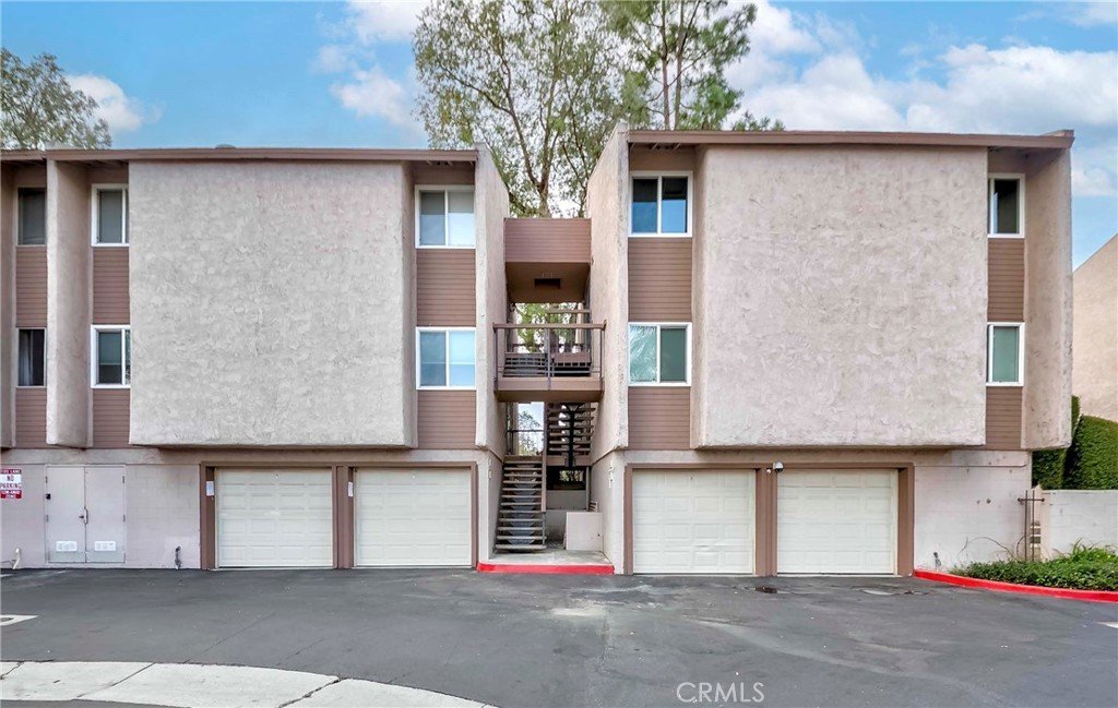 1525 Walnut Leaf 211 Walnut CA 91789 1 1525 Walnut Leaf 211 Walnut CA 91789