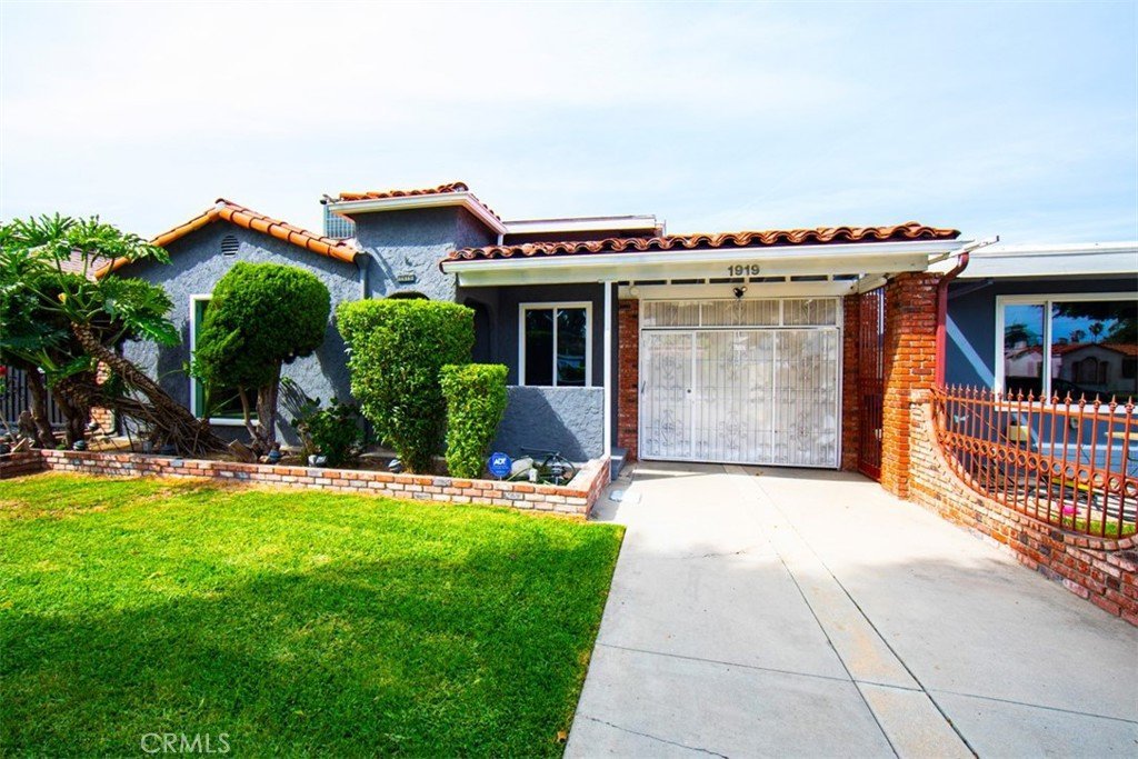 1919 W 82nd Street Los Angeles CA 90047 72 1919 W 82nd Street Los Angeles CA 90047