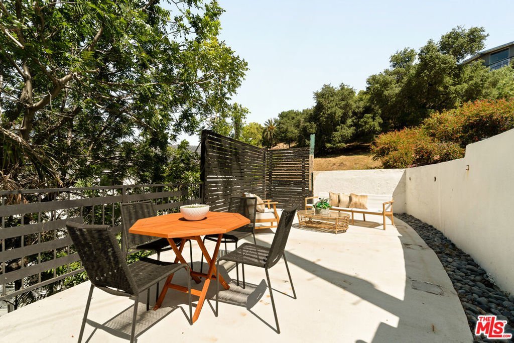 11587 Sunshine Terrace Studio City CA 91604 30 11587 Sunshine Terrace Studio City CA 91604
