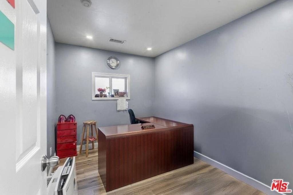1611 6th Avenue Los Angeles CA 90019 22 1611 6th Avenue Los Angeles CA 90019