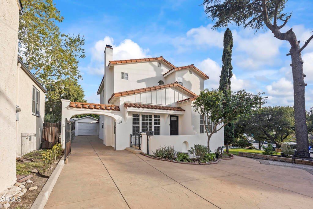 4608 La Crescenta Avenue La Crescenta CA 91214 33 4608 La Crescenta Avenue La Crescenta CA 91214