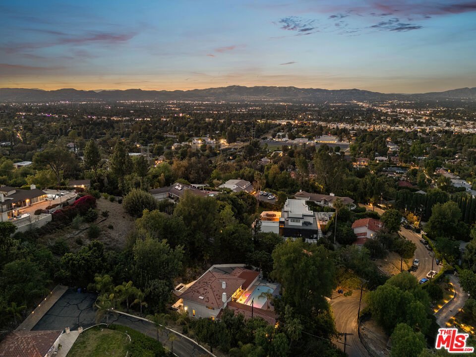 4807 Brewster Drive Tarzana CA 91356 42 4807 Brewster Drive Tarzana CA 91356