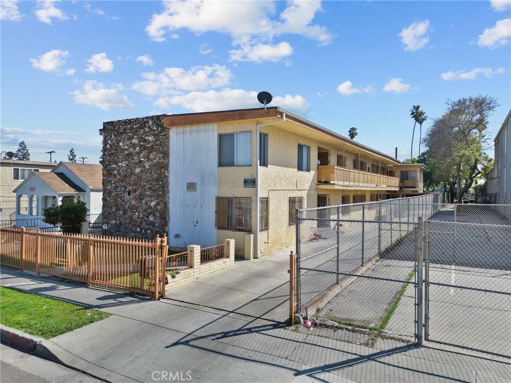 1036 W 95th Los Angeles CA 90044 9 1036 W 95th Los Angeles CA 90044