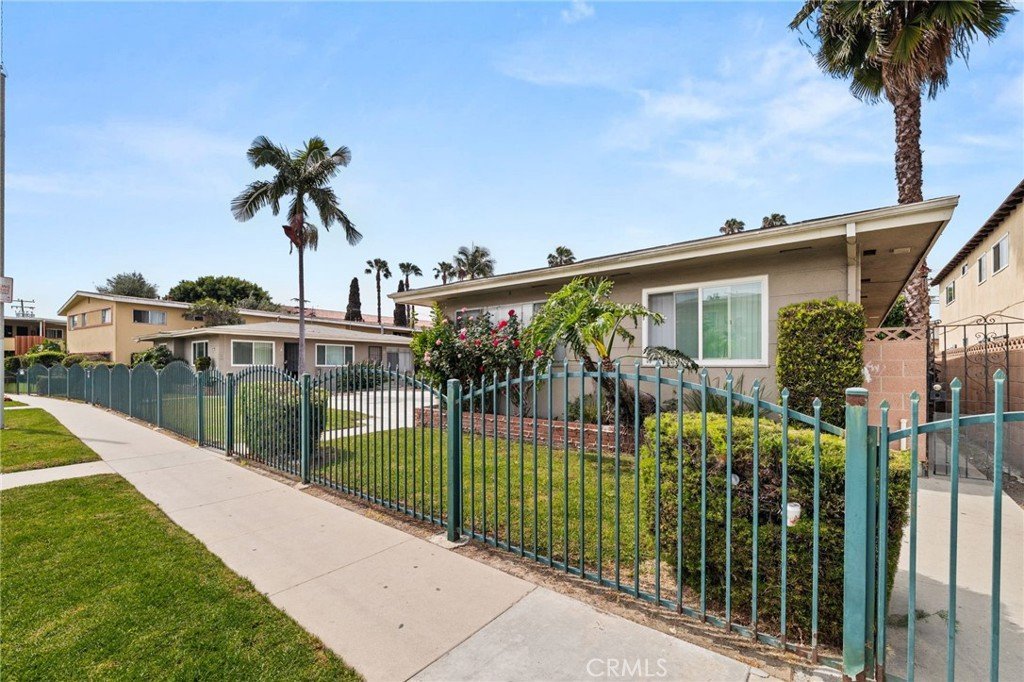 3552 Brenton Lynwood CA 90262 18 3552 Brenton Lynwood CA 90262
