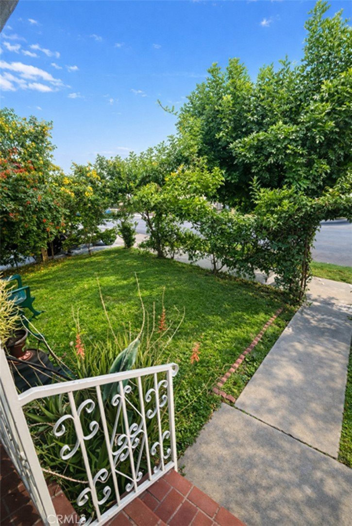 828 Tola Montebello CA 90640 2 828 Tola Montebello CA 90640