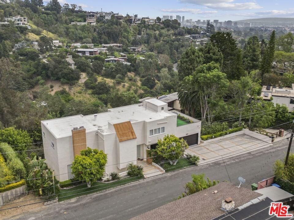 1052 N Kenter Avenue Los Angeles CA 90049 32 1052 N Kenter Avenue Los Angeles CA 90049
