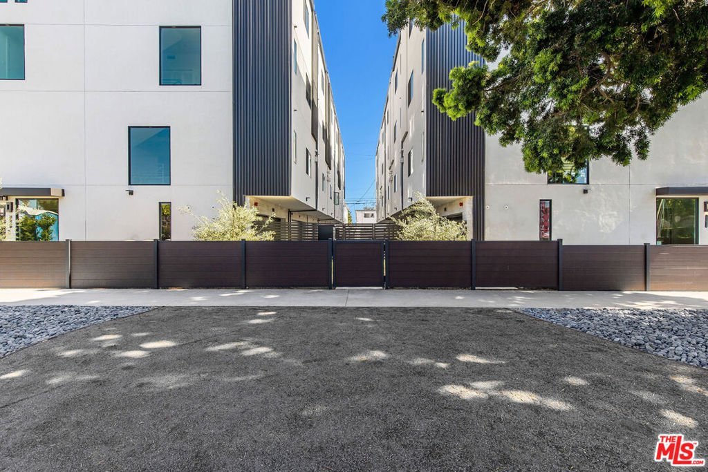 12610 Venice Boulevard Los Angeles CA 90066 24 12610 Venice Boulevard Los Angeles CA 90066