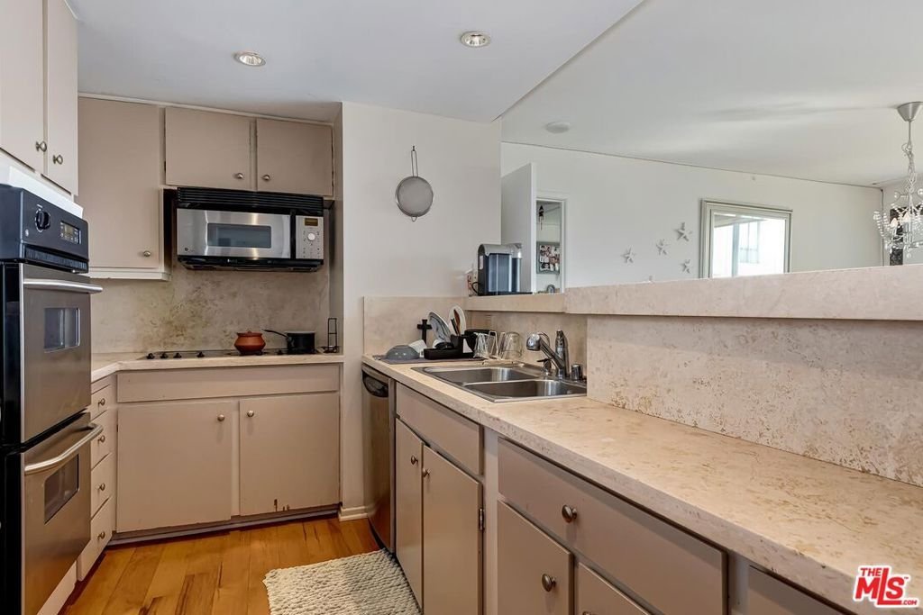 2170 Century Park East 1507 Los Angeles CA 90067 27 2170 Century Park East 1507 Los Angeles CA 90067