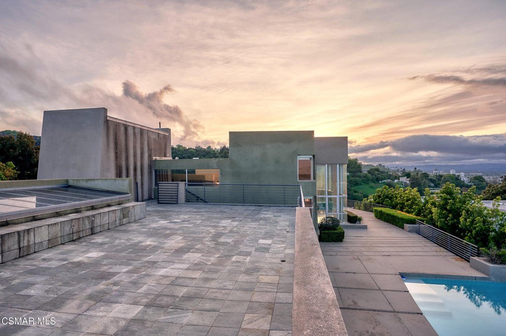 3681 Alomar Drive Sherman Oaks CA 91423 53 3681 Alomar Drive Sherman Oaks CA 91423