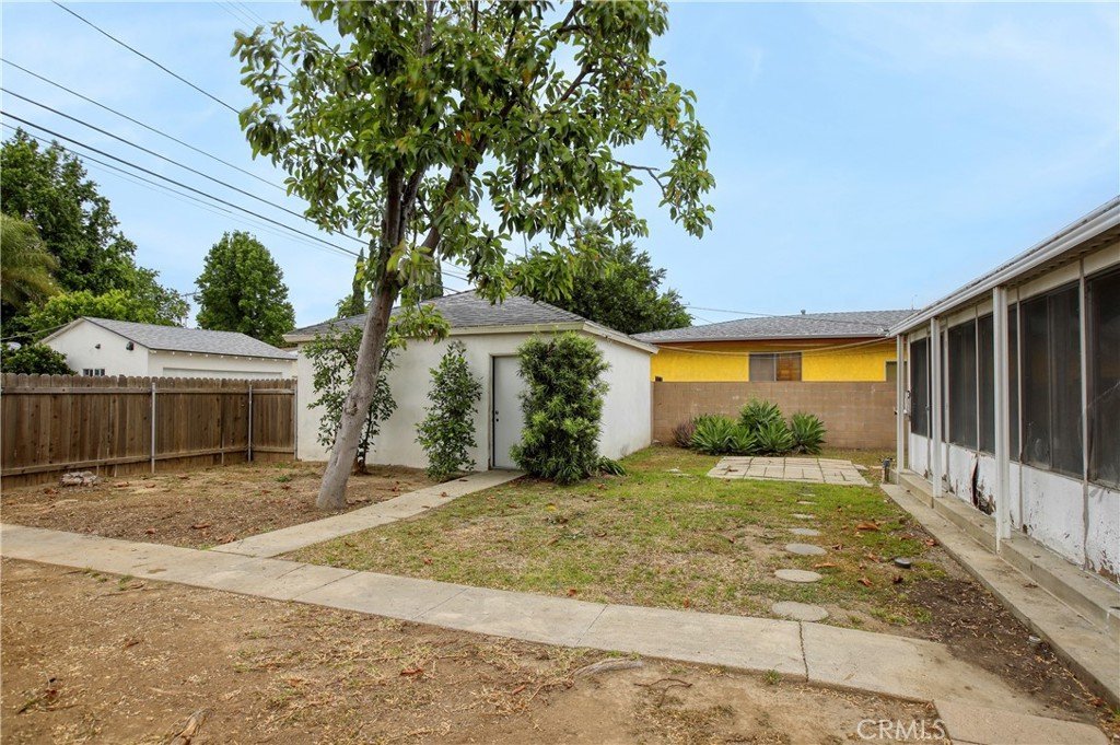 9213 Monogram Avenue North Hills CA 91343 25 9213 Monogram Avenue North Hills CA 91343