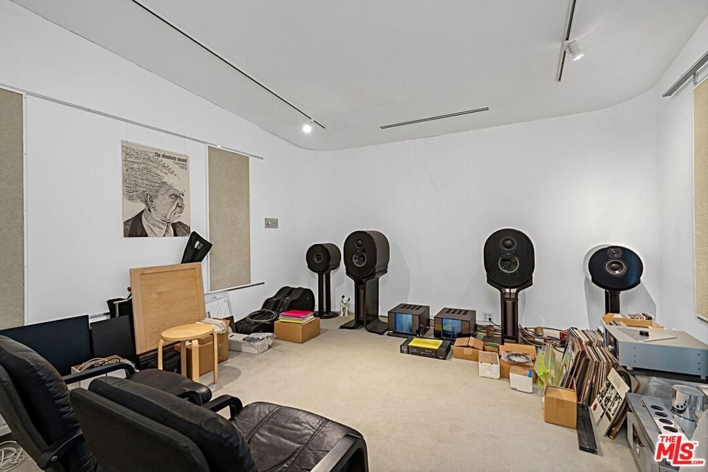 2138 Holmby Avenue Los Angeles CA 90025 31 2138 Holmby Avenue Los Angeles CA 90025