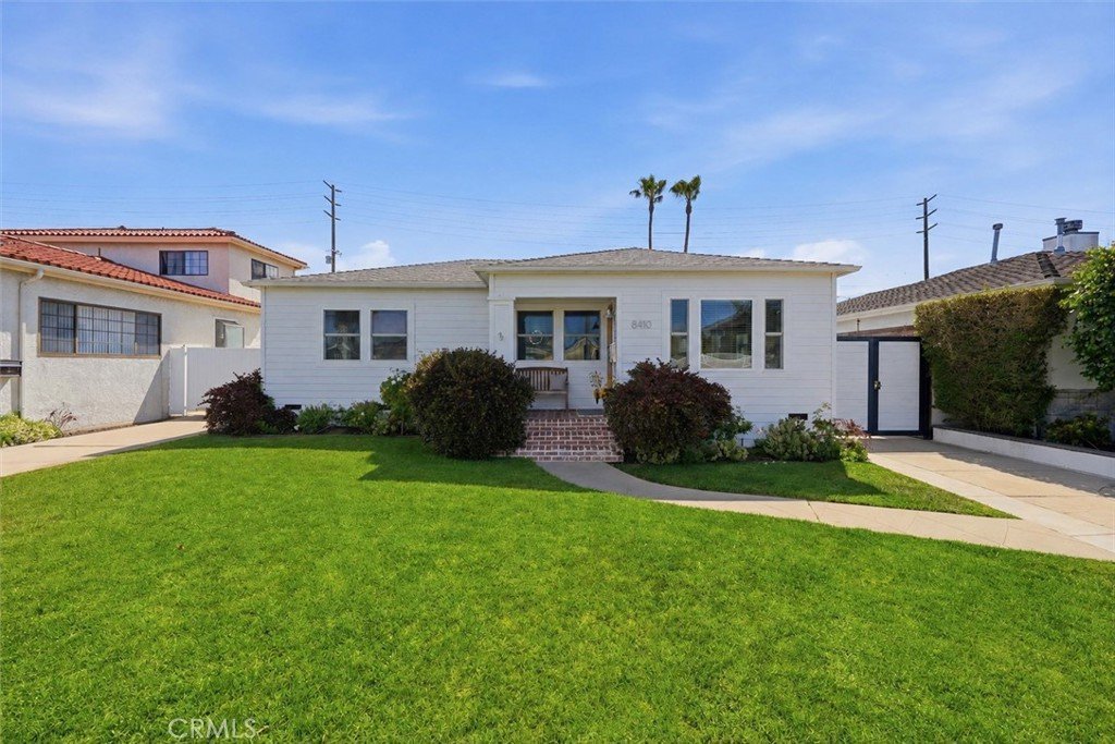 8410 Alverstone Avenue Los Angeles CA 90045 40 8410 Alverstone Avenue Los Angeles CA 90045