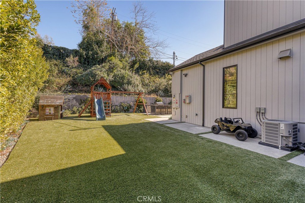 4050 Contera Road Encino CA 91436 60 4050 Contera Road Encino CA 91436