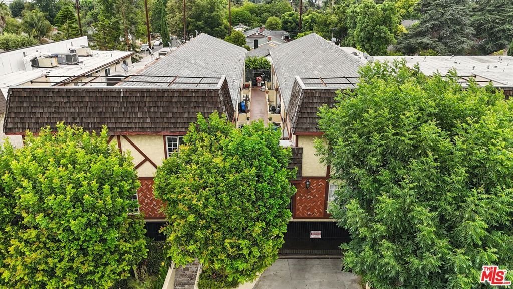 7422 Hazeltine Avenue 3 Van Nuys CA 91405 36 7422 Hazeltine Avenue 3 Van Nuys CA 91405