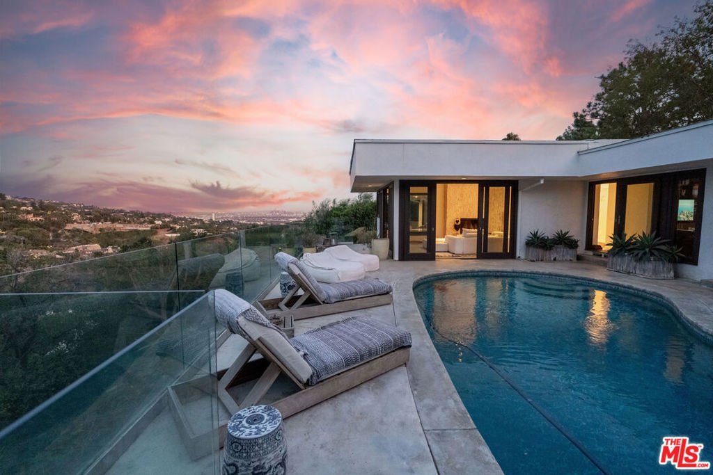 10123 Angelo View Drive Beverly Hills CA 90210 24 10123 Angelo View Drive Beverly Hills CA 90210