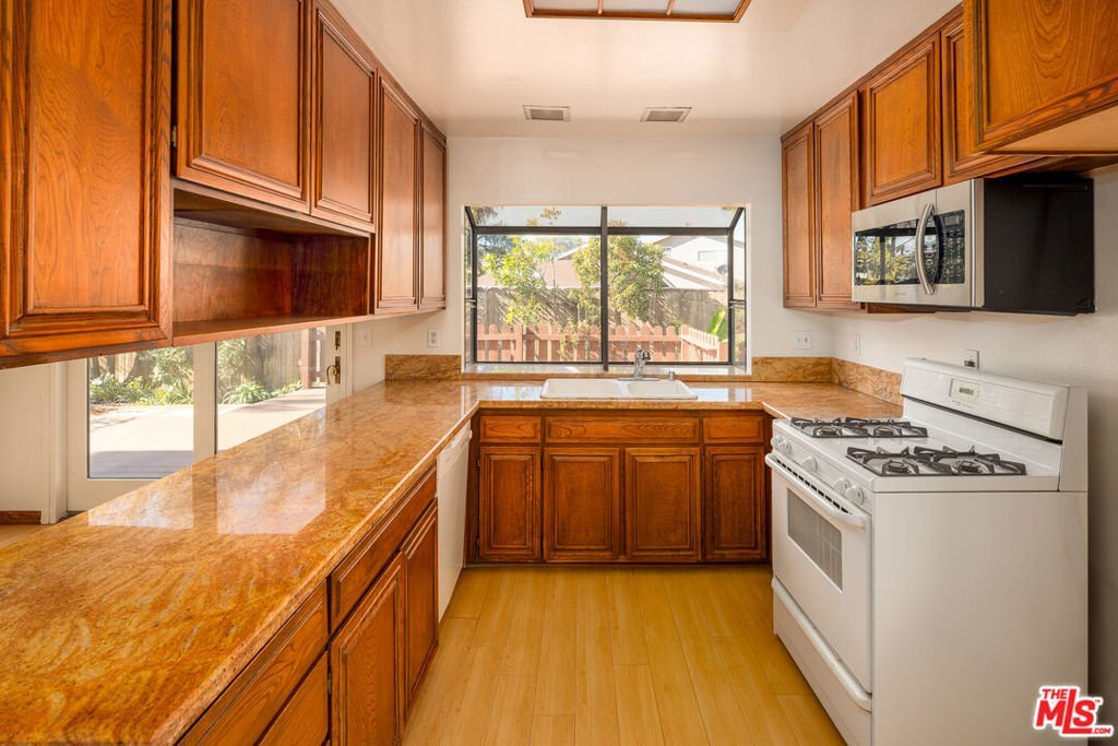 3467 St Susan Place Los Angeles CA 90066 13 3467 St Susan Place Los Angeles CA 90066
