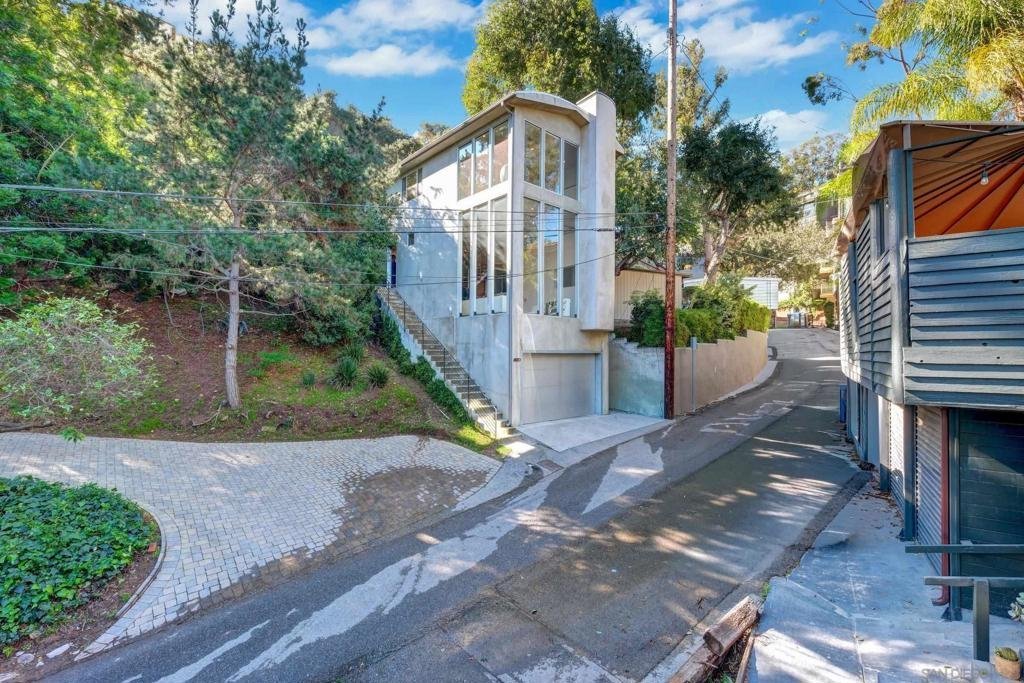 6920 Treasure Trail Los Angeles CA 90068 8 6920 Treasure Trail Los Angeles CA 90068