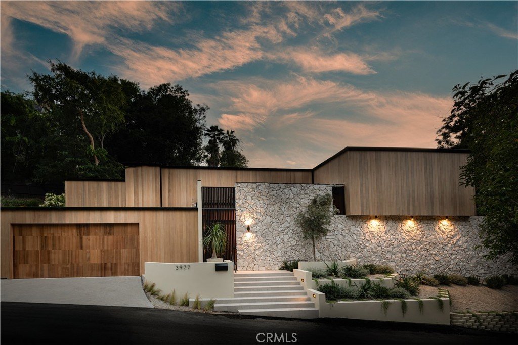 3977 Oeste Avenue Studio City CA 91604 34 3977 Oeste Avenue Studio City CA 91604