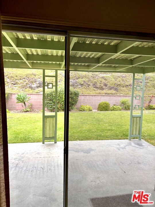 4719 Don Zarembo Drive Los Angeles CA 90008 4 4719 Don Zarembo Drive Los Angeles CA 90008