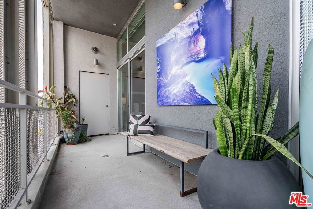 751 N Fairfax Avenue 4 Los Angeles CA 90046 25 751 N Fairfax Avenue 4 Los Angeles CA 90046