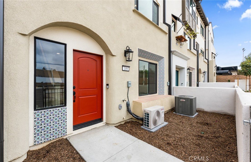 102 Sorrel Court Burbank CA 91506 37 102 Sorrel Court Burbank CA 91506