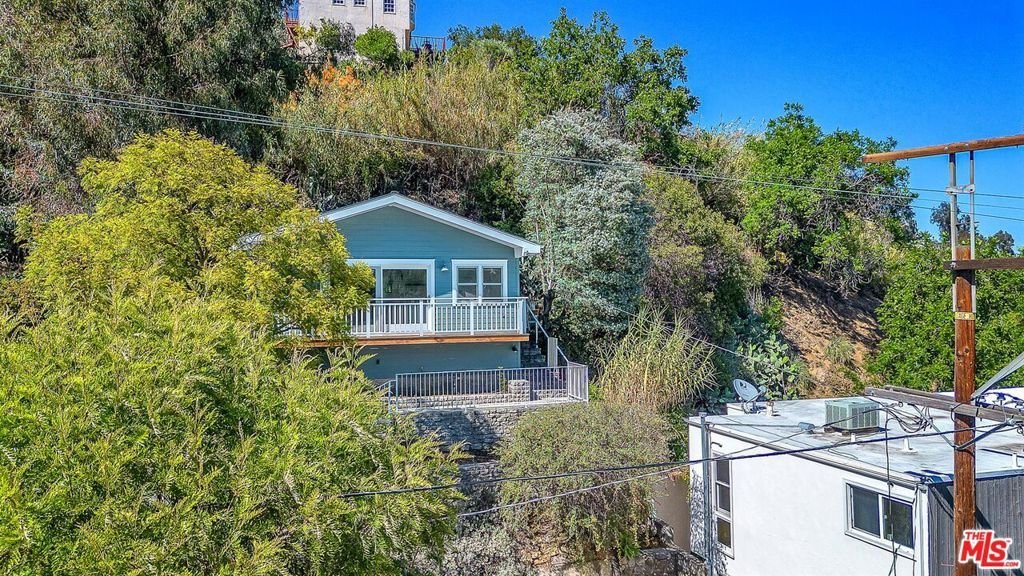 8443 Ridpath Drive Los Angeles CA 90046 24 8443 Ridpath Drive Los Angeles CA 90046