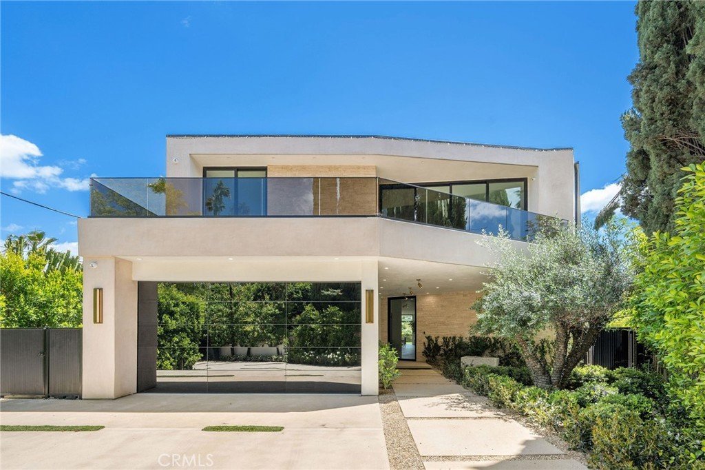 16988 Strawberry Drive Encino CA 91436 56 16988 Strawberry Drive Encino CA 91436