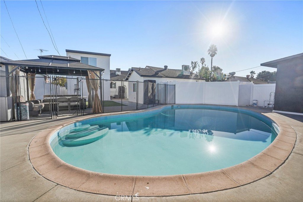 7323 Camellia Avenue North Hollywood CA 91605 47 7323 Camellia Avenue North Hollywood CA 91605