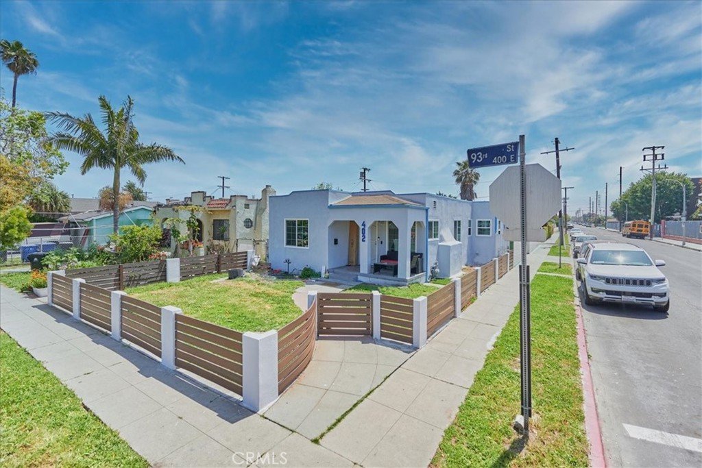 402 E 93rd Street E Los Angeles CA 90003 20 402 E 93rd Street E Los Angeles CA 90003