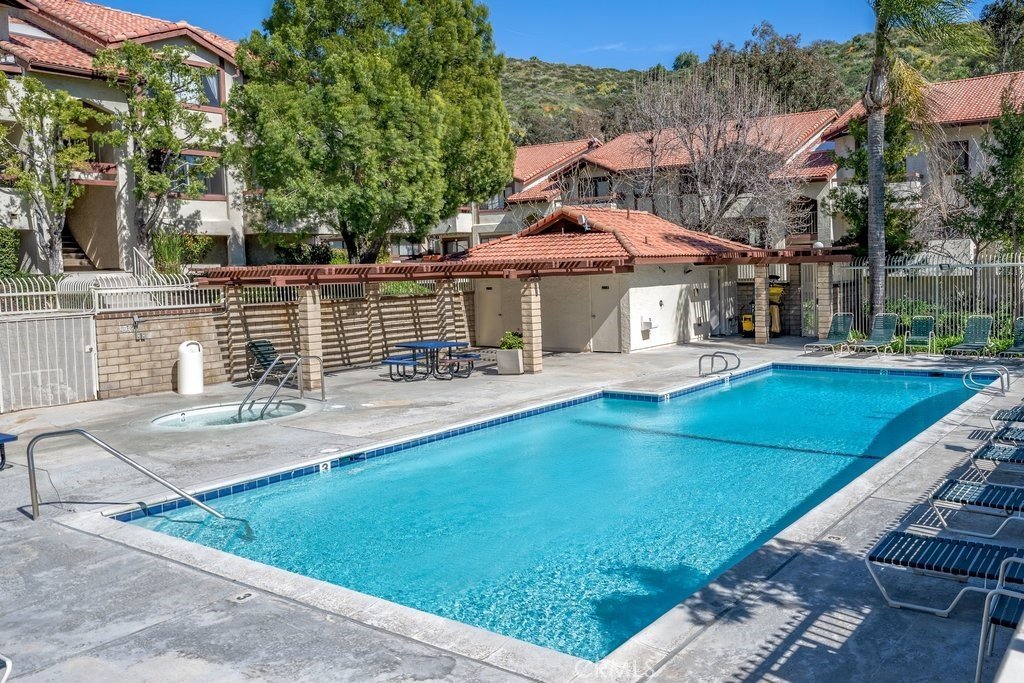 27919 Sarabande 422 Canyon Country CA 91387 28 27919 Sarabande 422 Canyon Country CA 91387