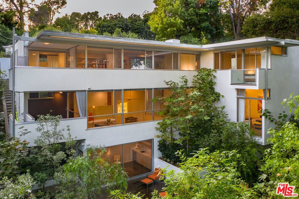 2866 Westbrook Avenue Los Angeles CA 90046 33 2866 Westbrook Avenue Los Angeles CA 90046