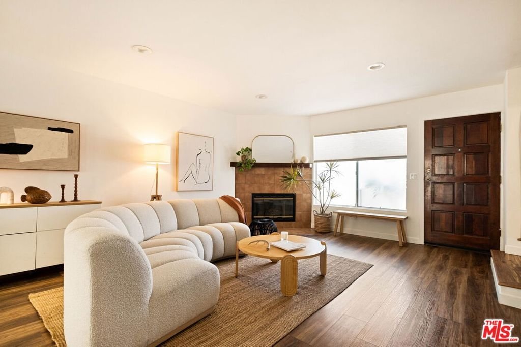 1906 W Victory Boulevard 9 Burbank CA 91506 20 1906 W Victory Boulevard 9 Burbank CA 91506
