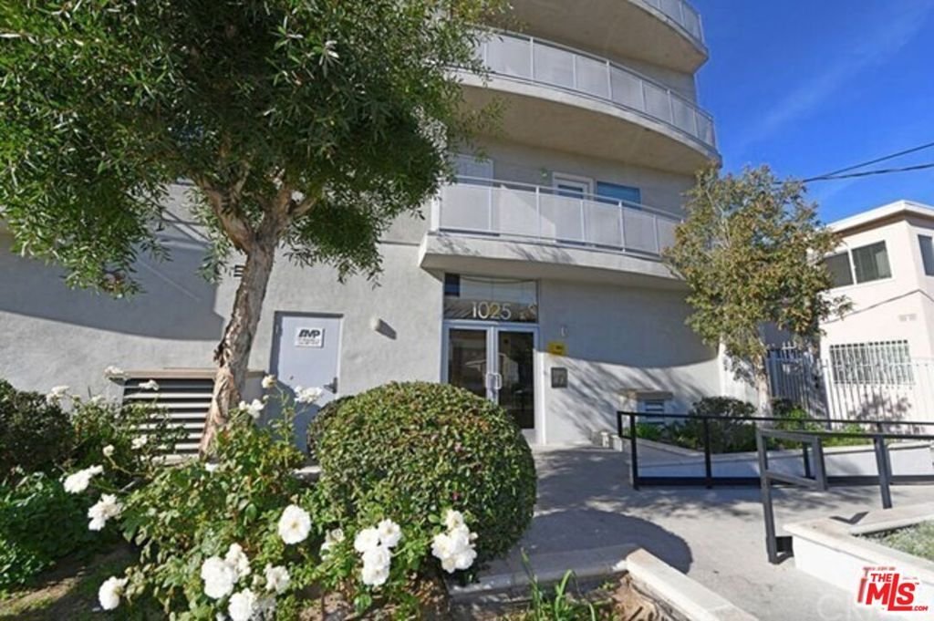 1025 Dewey Avenue 205 Los Angeles CA 90006 16 1025 Dewey Avenue 205 Los Angeles CA 90006