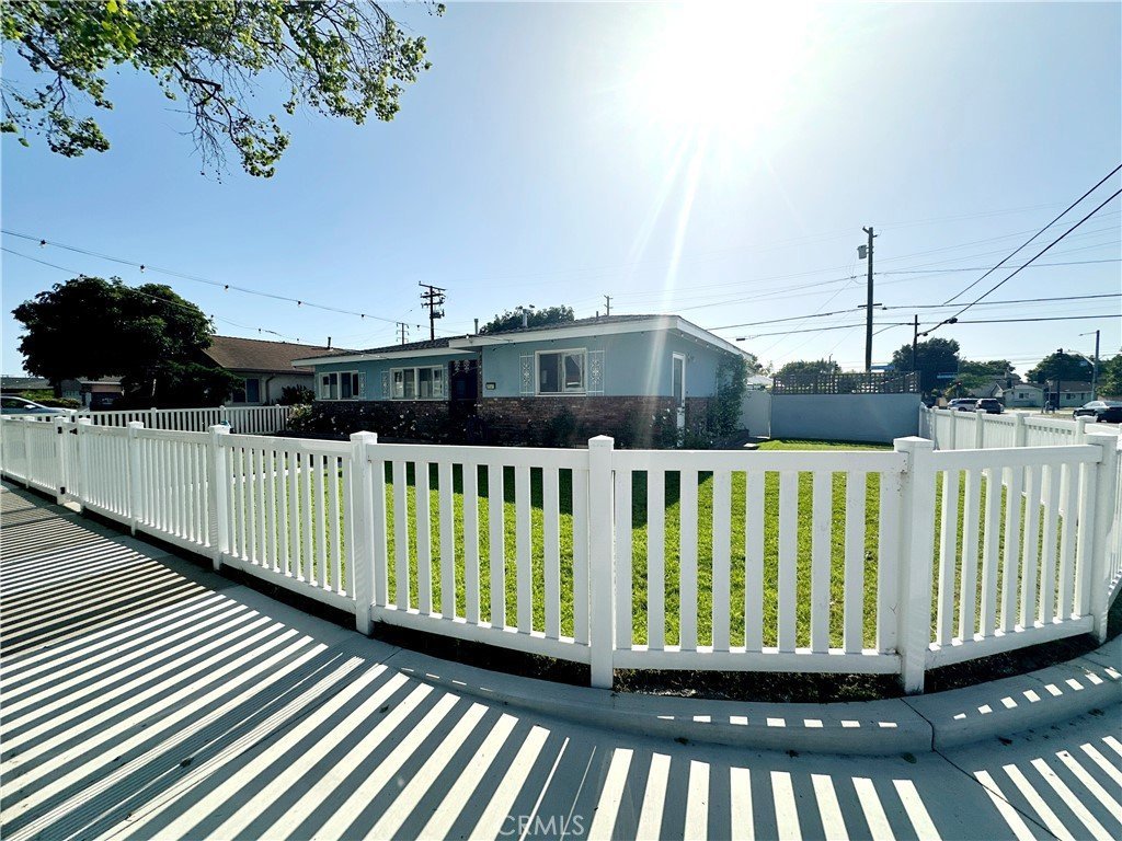 3161 Hackett Long Beach CA 90808 3 3161 Hackett Long Beach CA 90808