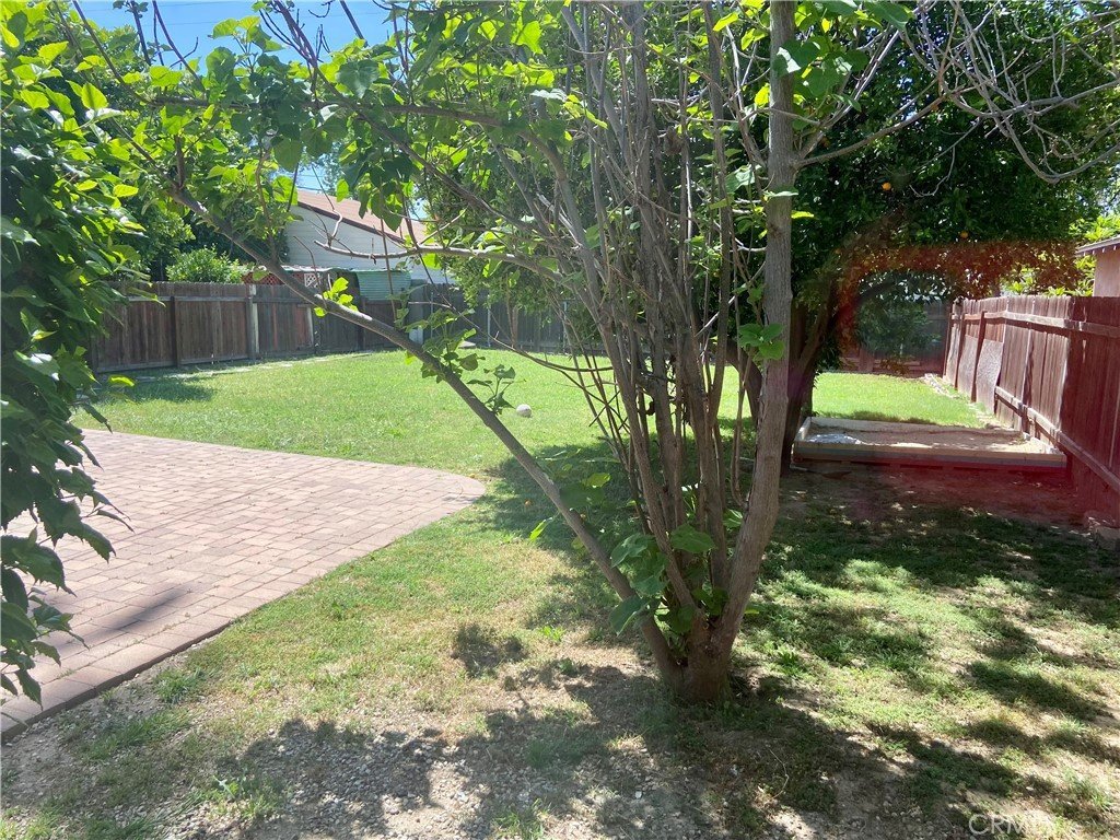 7339 White Oak Reseda CA 91335 23 7339 White Oak Reseda CA 91335