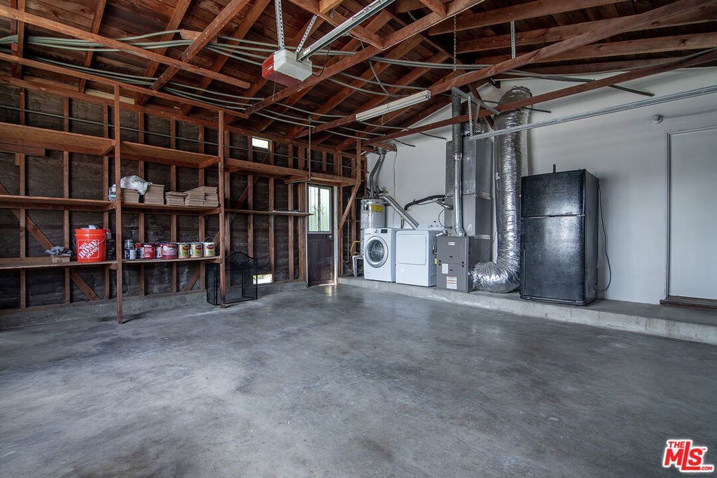 6627 Lennox Avenue Van Nuys CA 91405 43 6627 Lennox Avenue Van Nuys CA 91405