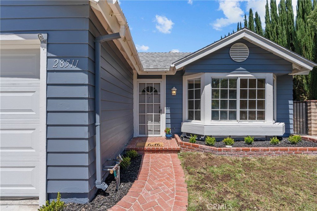28511 Victoria Rd. Castaic CA 91384 37 28511 Victoria Rd. Castaic CA 91384