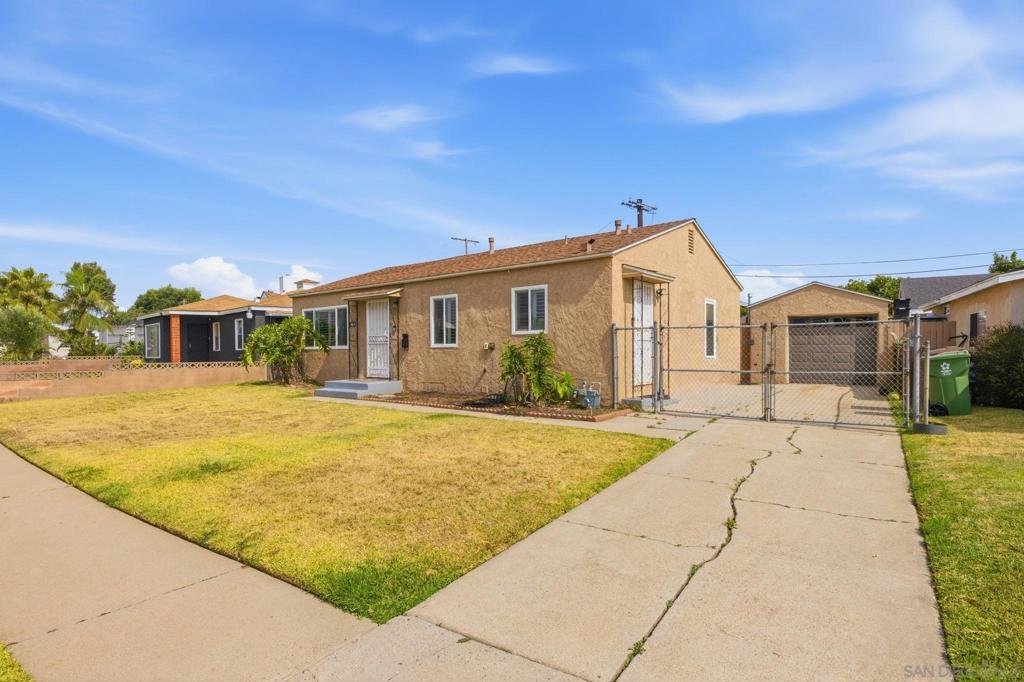 2211 W 134th St Los Angeles CA 90059 54 2211 W 134th St Los Angeles CA 90059